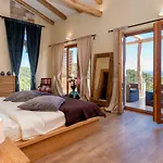 Luxury Galapagos * Hvar Town
