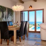 Luxury Galapagos *