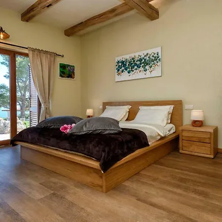 فيلة Luxury Galapagos