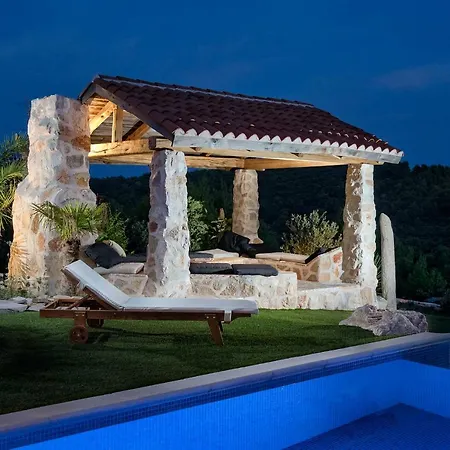 Luxury Galapagos فيلة