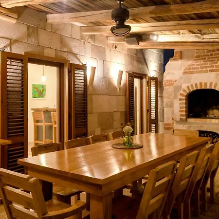 Villa Luxury Galapagos Hvar Town