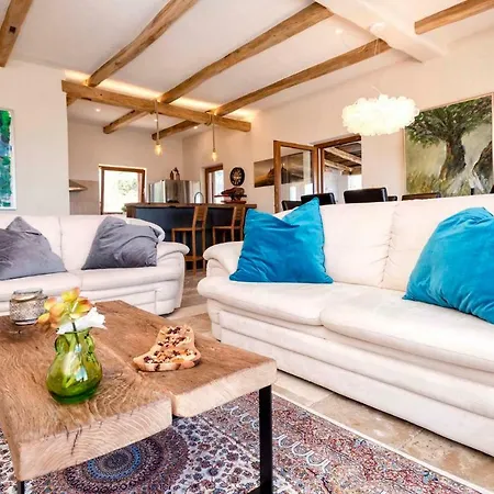 Luxury Galapagos فيلة هفار