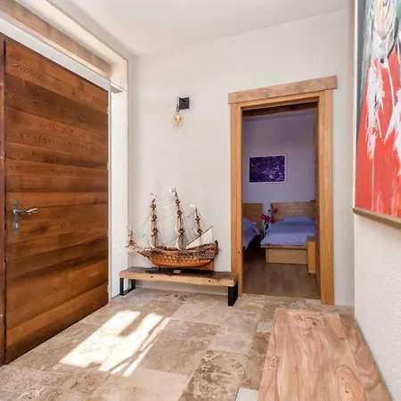 Luxury Galapagos * Hvar Town