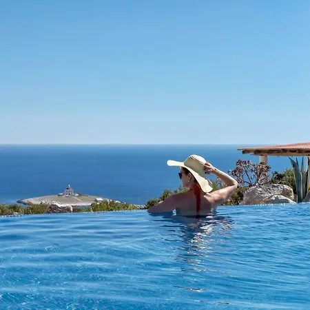 Luxury Galapagos Hvar Town